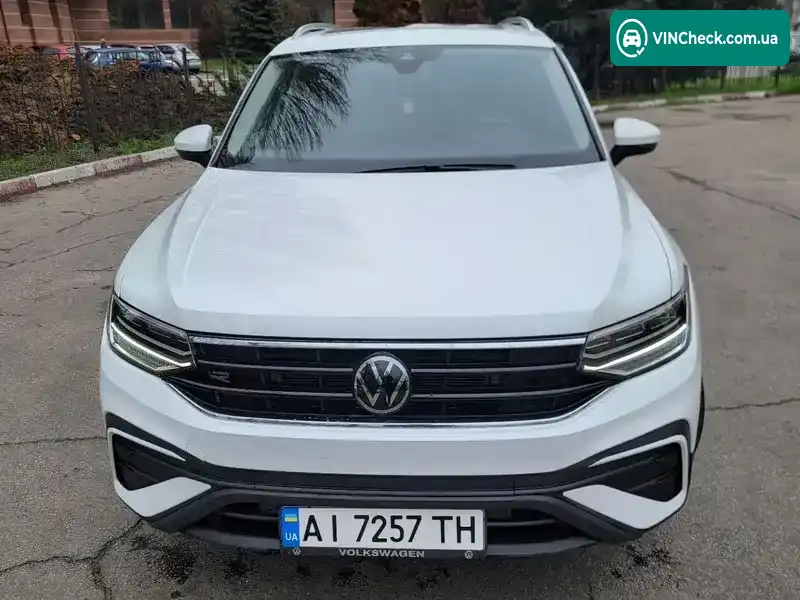 Volkswagen Tiguan 2023, фото з оголошення 2 з 11, VIN 3VVNB7AX3PM085428