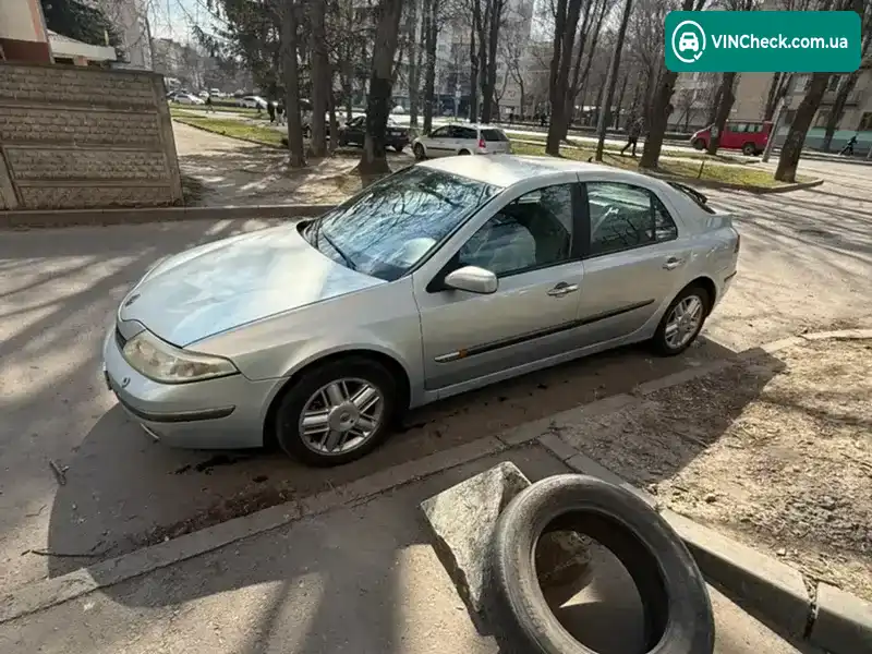 Renault Laguna 2002, фото з оголошення 2 з 10, VIN VF1BG0F0627810123