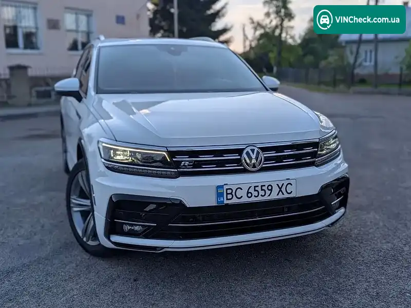 Volkswagen Tiguan 2018, фото з оголошення 1 з 20, VIN 3VV4B7AX2JM153253