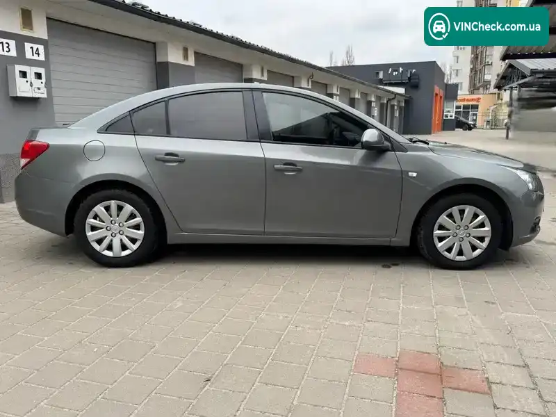 Chevrolet Cruze 2011, фото з оголошення 2 з 10, VIN KL1JF69E9CK640920