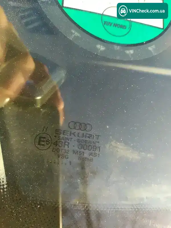 Audi A4 2001, фото з оголошення, VIN WAUZZZ8EZ1A026511