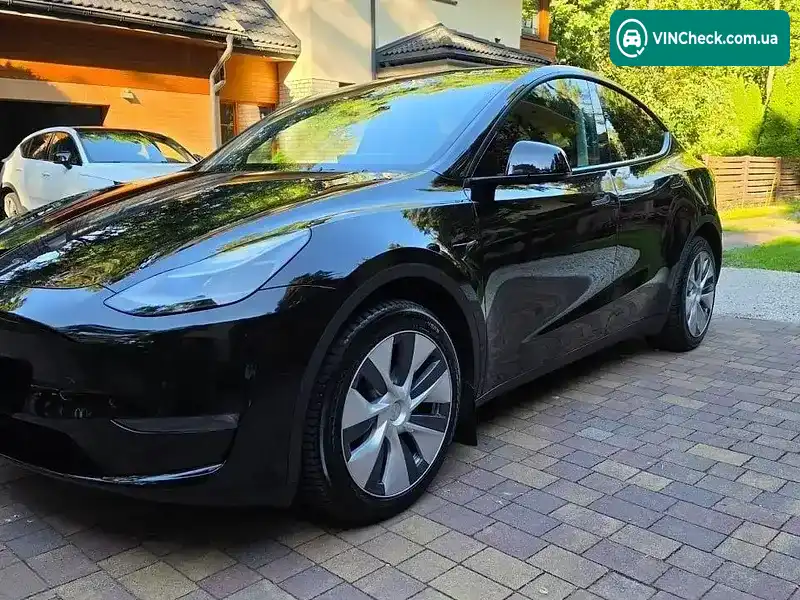Tesla Model Y 2023, фото з оголошення 2 з 9, VIN 7SAYGDEE2PF648478