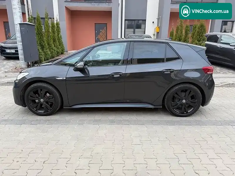 Volkswagen ID.3 2020, фото з оголошення 2 з 17, VIN WVWZZZE1ZLP005603
