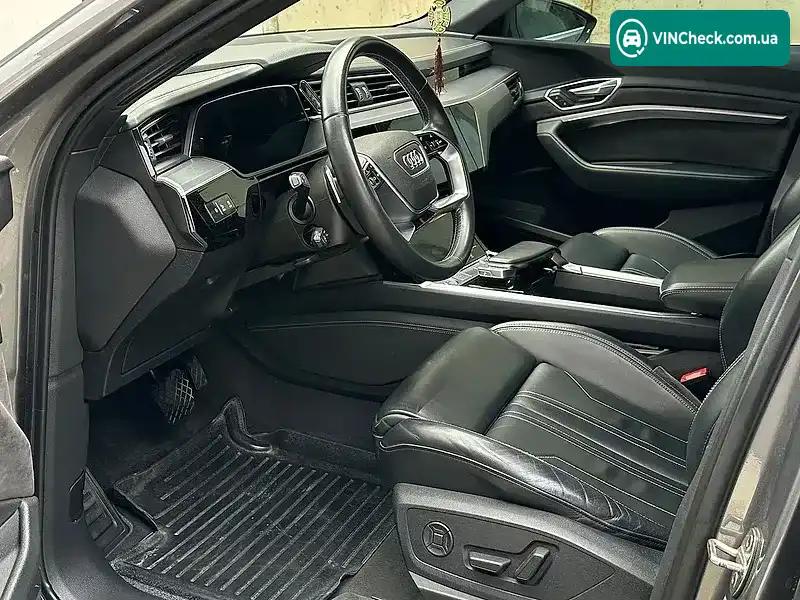 Audi e-tron 2019, фото з оголошення 1 з 11, VIN WAUZZZGE9LB003696