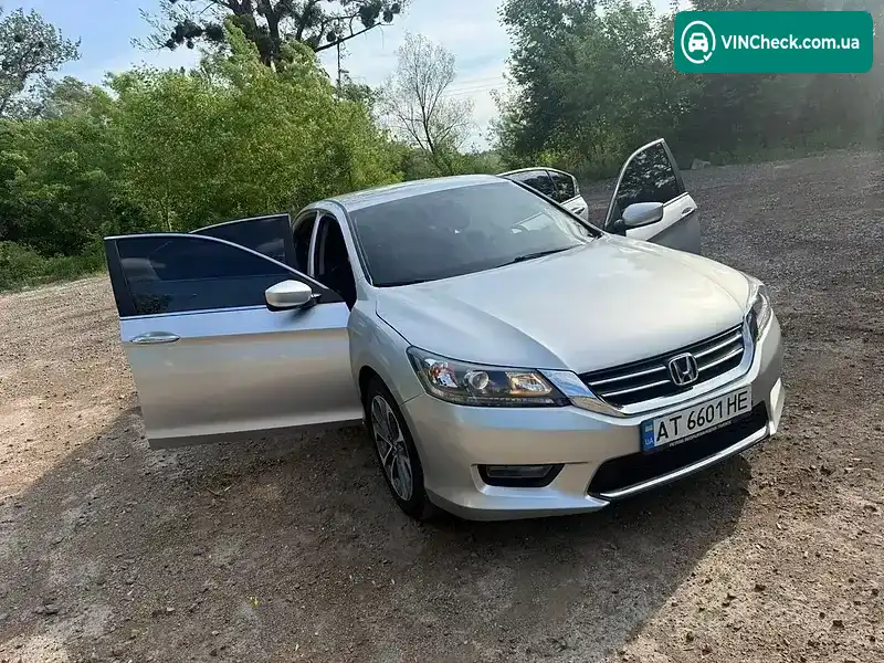 Honda Accord 2013, фото з оголошення 2 з 21, VIN 1HGCR2F50EA108610