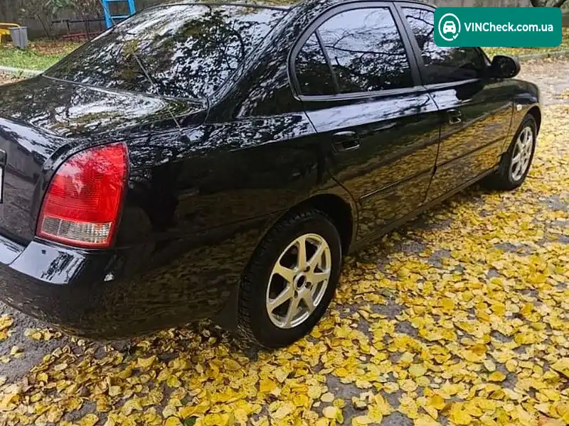 Hyundai Elantra 2003, фото з оголошення 2 з 15, VIN KMHDN45D53U561518