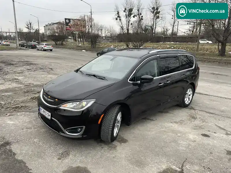 Chrysler Pacifica 2017, фото з оголошення 1 з 20, VIN 2C4RC1FG1JR175261