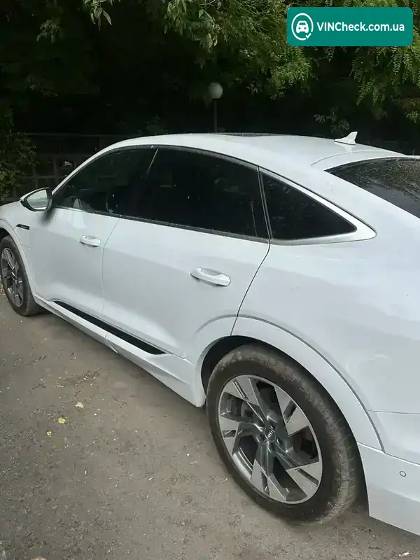 Audi e-tron Sportback 2020, фото з оголошення 2 з 16, VIN Y9WA74621L0001208