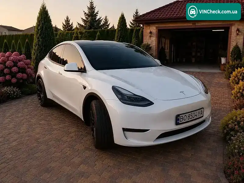 Tesla Model Y 2022, фото з оголошення 1 з 15, VIN 7SAYGAEE1PF616913