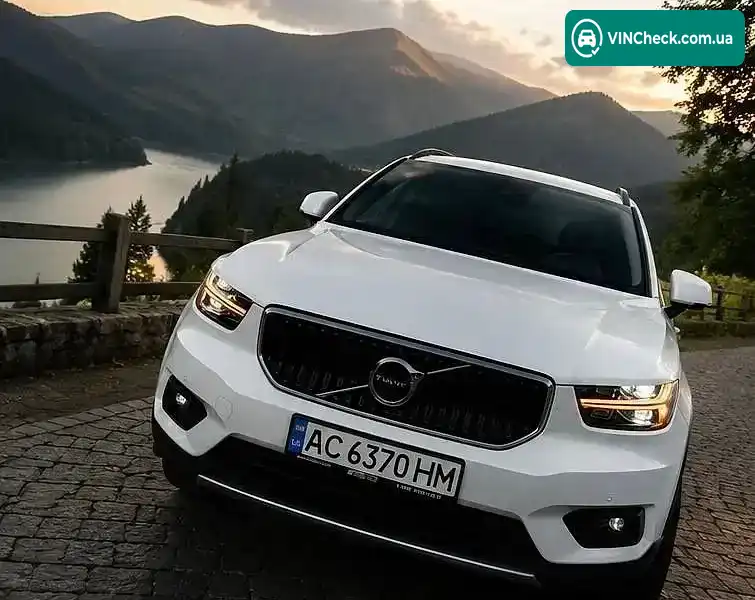 Volvo XC40 2020, фото з оголошення 2 з 20, VIN YV4AC2HK2M2481731