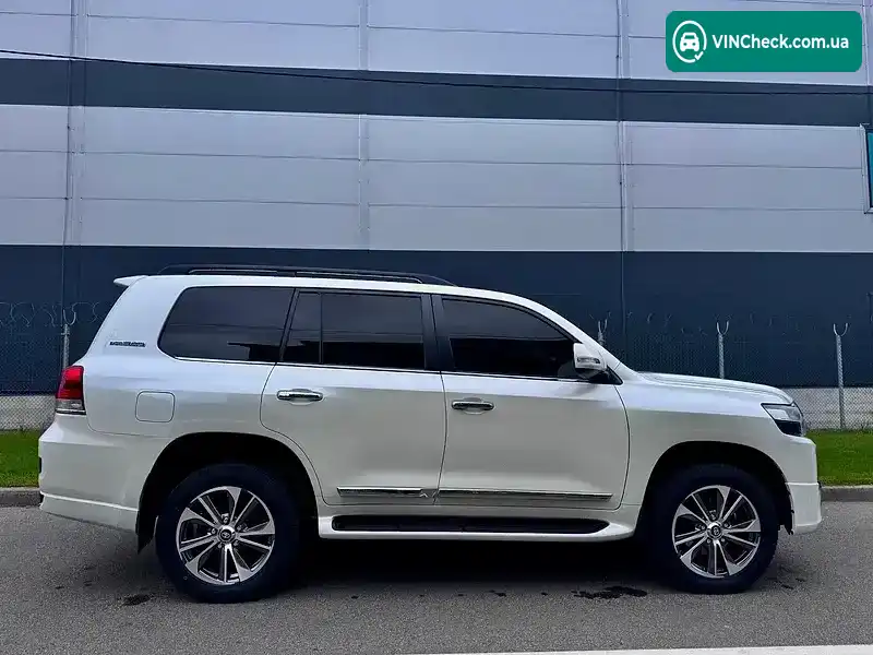 Toyota Land Cruiser 2019, фото з оголошення 2 з 20, VIN JTMCV05J204285972