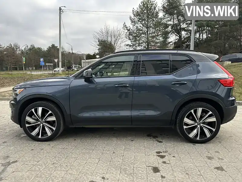 Volvo XC40 2022, фото з оголошення 2 з 21, VIN YV4ED3UBXN2749811