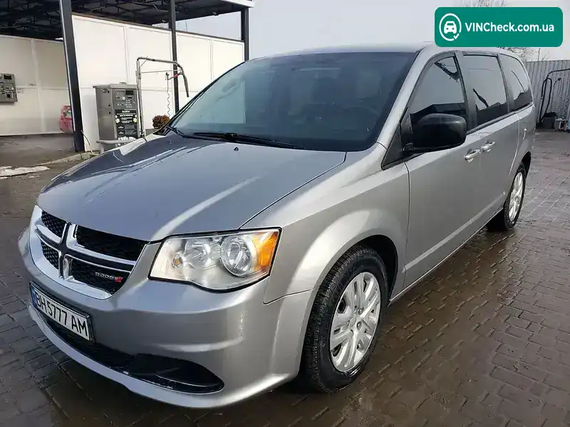 Dodge Grand Caravan 2018, фото з оголошення 2 з 17, VIN 2C4RDGBG9JR190399