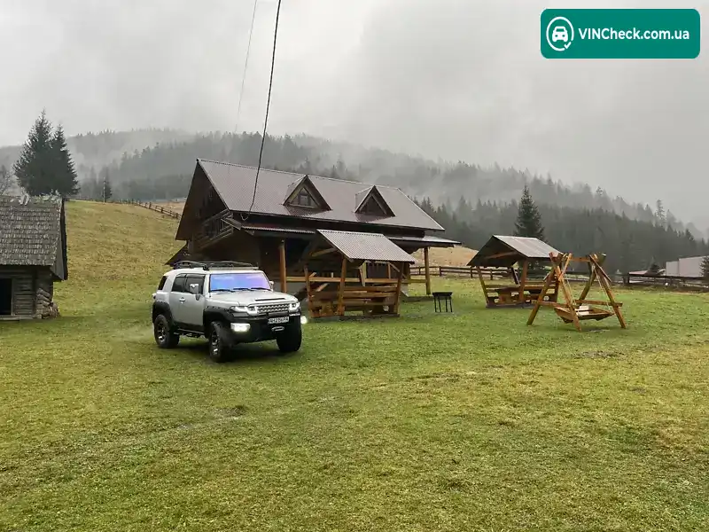 Toyota FJ Cruiser 2006, фото з оголошення 2 з 6, VIN JTEBU11FX70046298