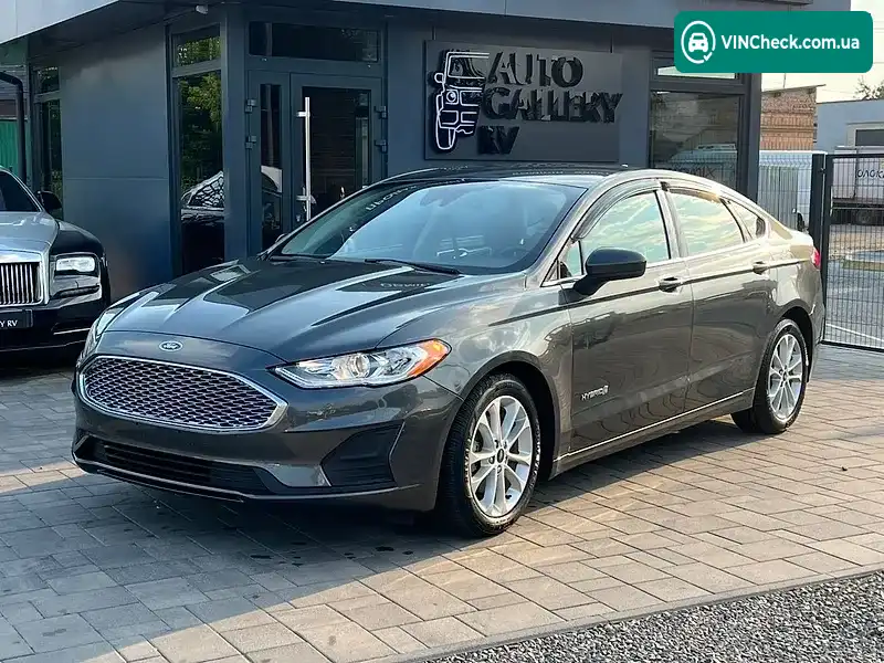 Ford Fusion 2018, фото з оголошення 1 з 20, VIN 3FA6P0LU6KR131849