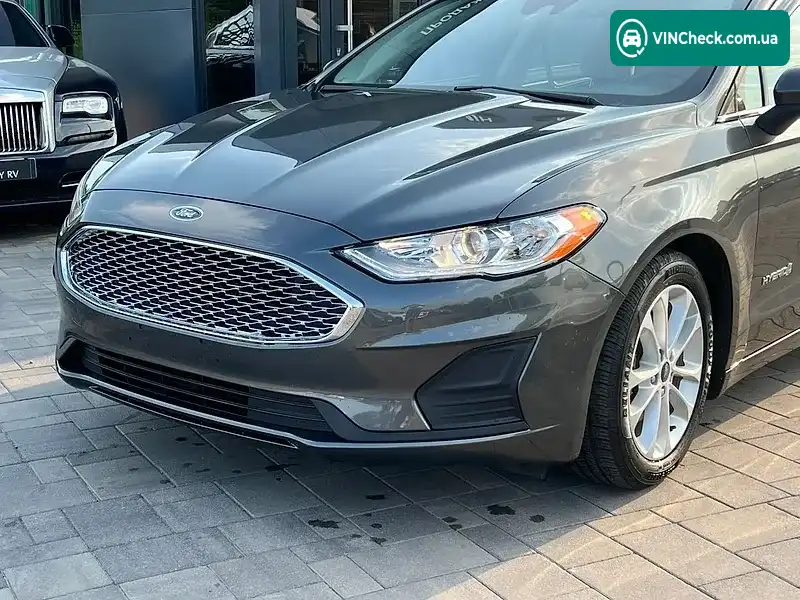Ford Fusion 2018, фото з оголошення 2 з 20, VIN 3FA6P0LU6KR131849