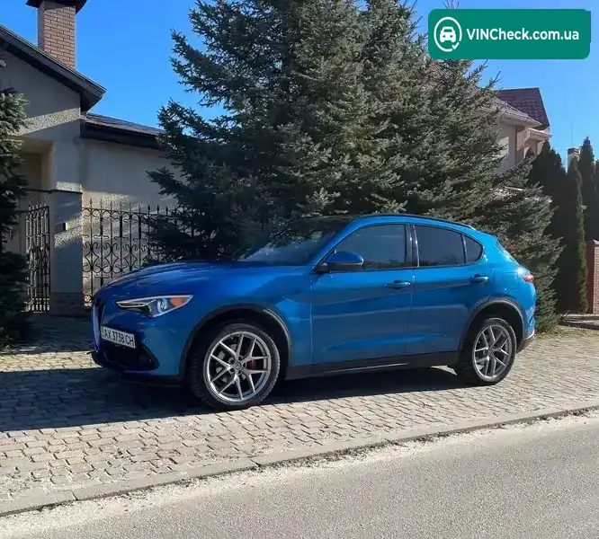 Alfa Romeo Stelvio 2017, фото з оголошення 2 з 10, VIN ZASFAKNN8J7B92372