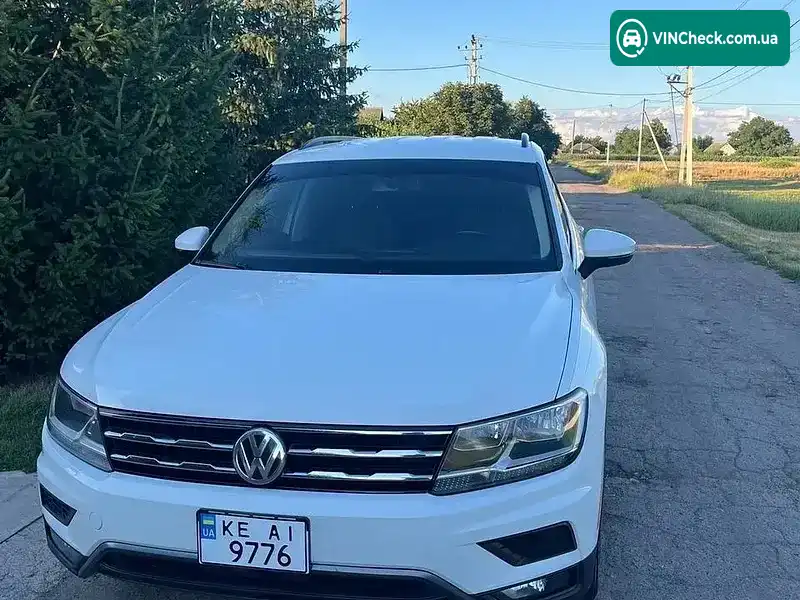 Volkswagen Tiguan 2017, фото з оголошення 1 з 20, VIN 3VV3B7AX7JM020693