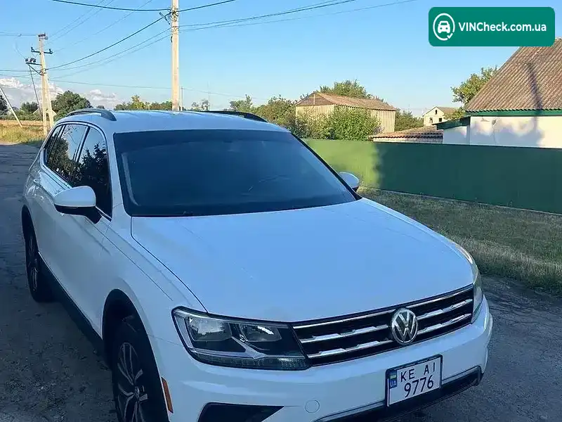 Volkswagen Tiguan 2017, фото з оголошення 2 з 20, VIN 3VV3B7AX7JM020693