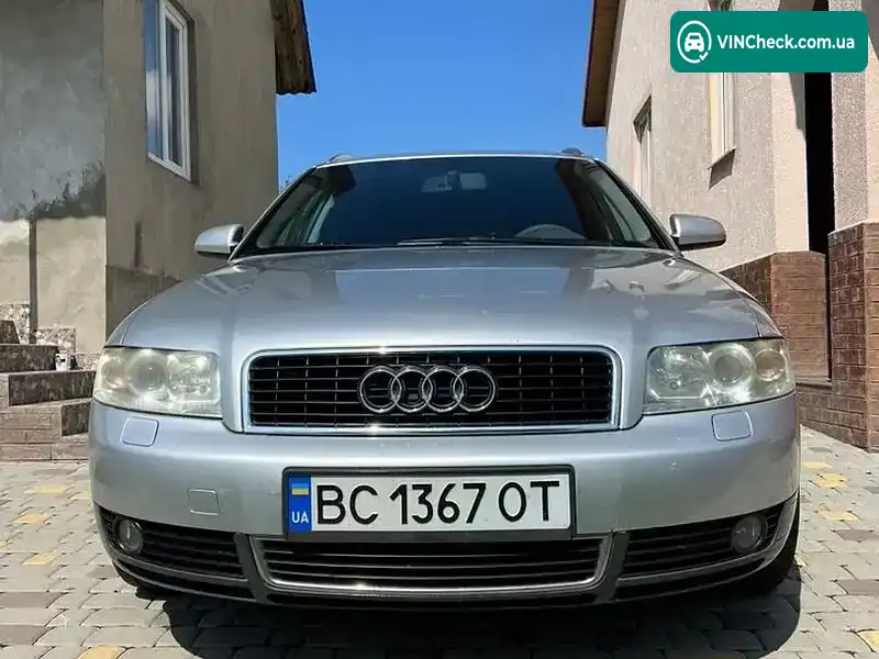 Audi A4 2002, фото з оголошення 2 з 11, VIN WAUZZZ8E92A248162