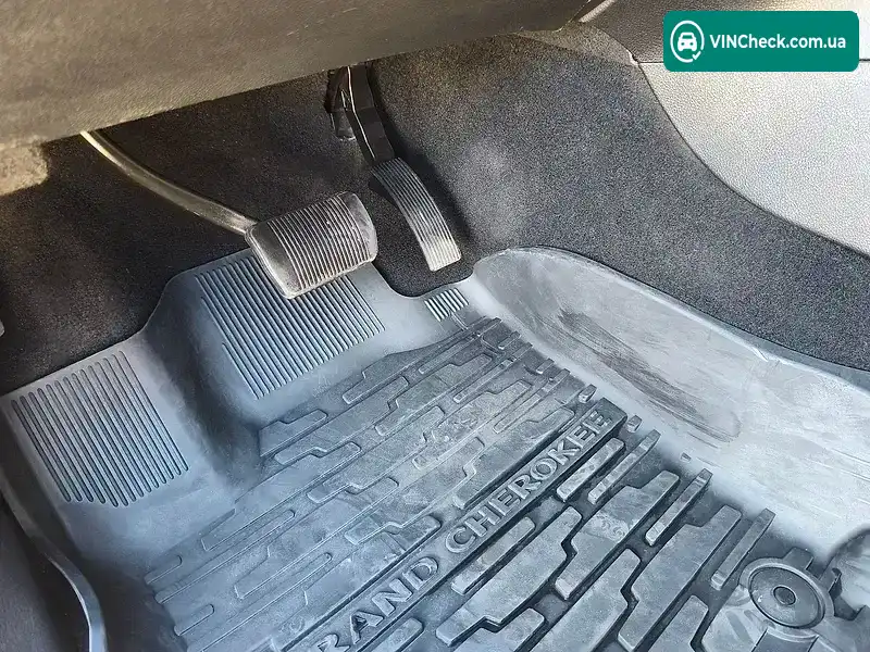 Jeep Grand Cherokee 2019, фото з оголошення 2 з 20, VIN 1C4RJFLG4KC693950