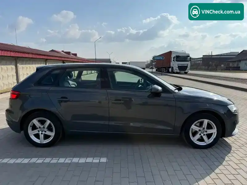 Audi A3 2019, фото з оголошення 2 з 21, VIN WAUZZZ8V0KA079388