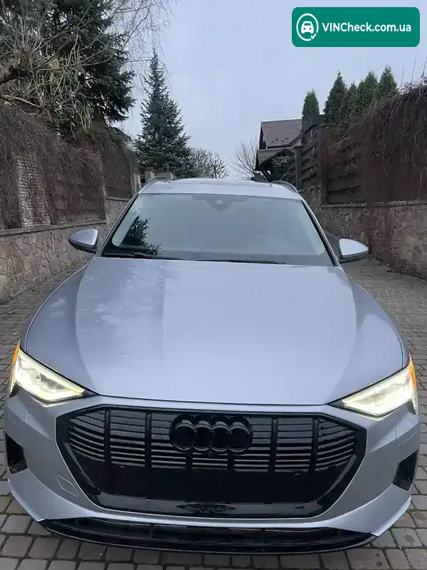 Audi e-tron 2022, фото з оголошення 2 з 21, VIN WA1AAAGEXNB047650