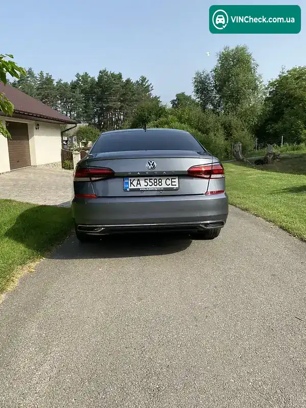 Volkswagen Passat 2020, фото з оголошення, VIN 1VWSA7A3XLC010462