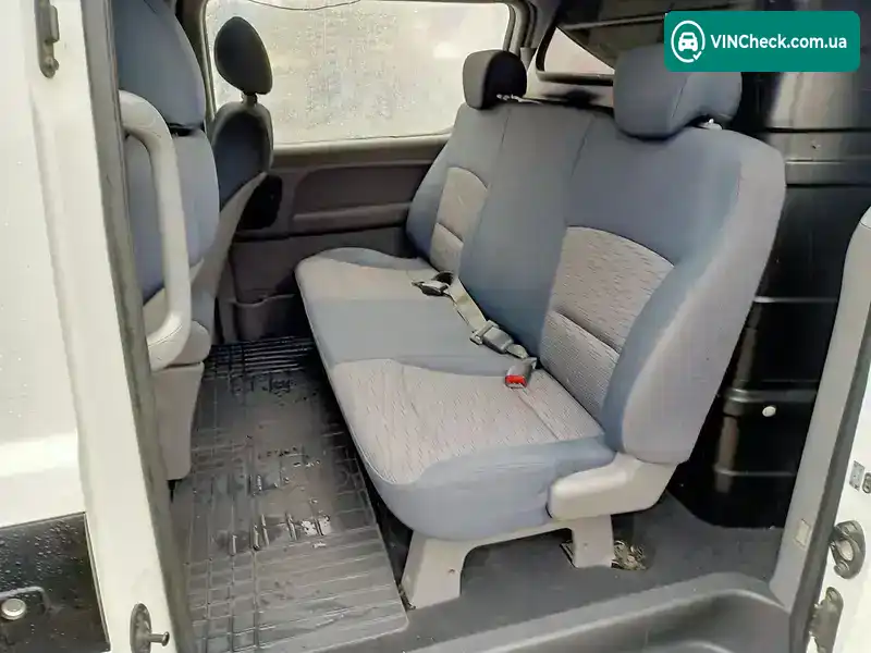 Hyundai H-1 2011, фото з оголошення 2 з 20, VIN KMFWBX7HABU325949