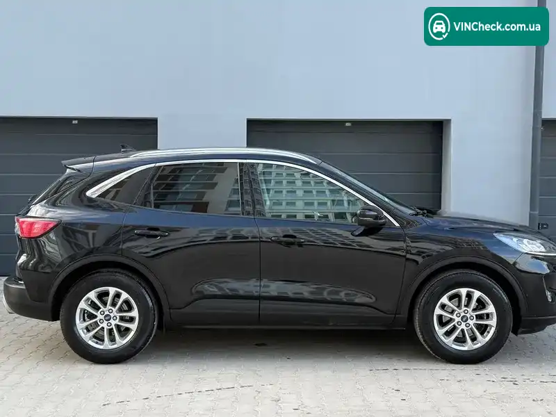 Ford Kuga 2022, фото з оголошення 2 з 21, VIN WF0FXXWPMFMC62046