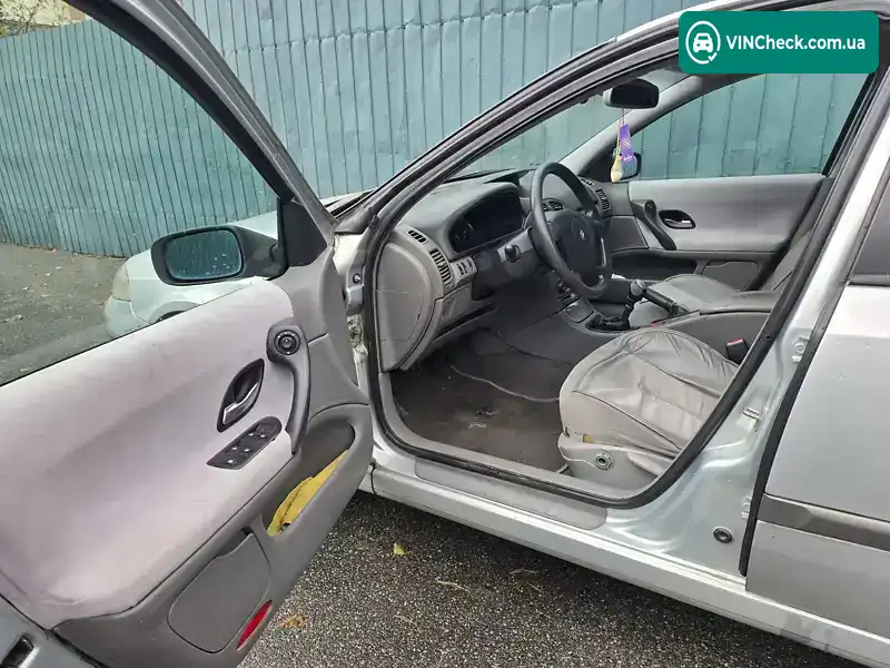 Renault Laguna 2001, фото з оголошення 1 з 21, VIN VF1BG0G0624301182