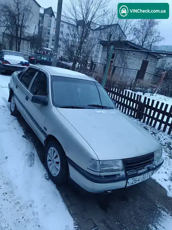 Opel Vectra 1992, фото з оголошення 1 з 8, VIN W0L000087N1025865