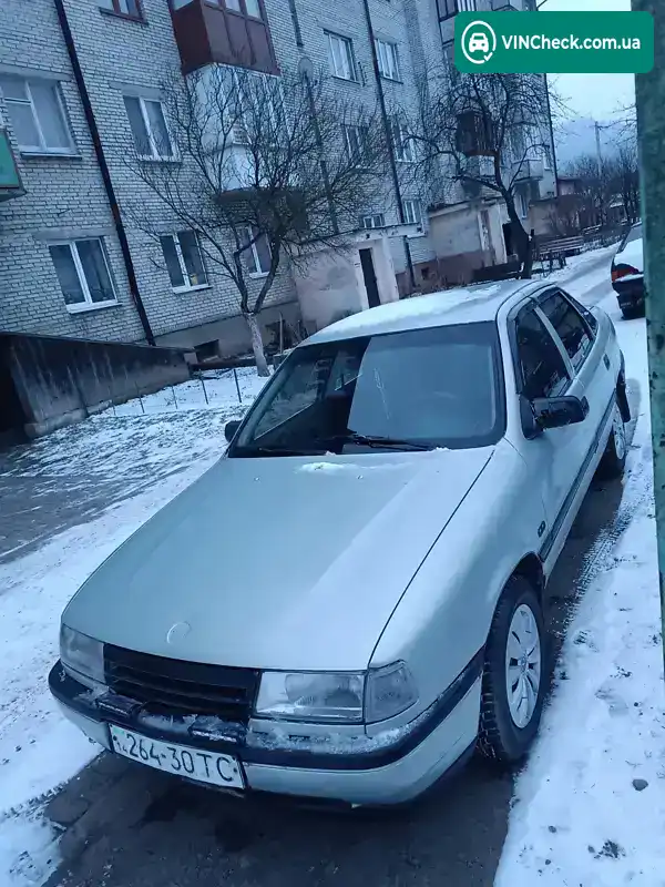 Opel Vectra 1992, фото з оголошення 2 з 8, VIN W0L000087N1025865