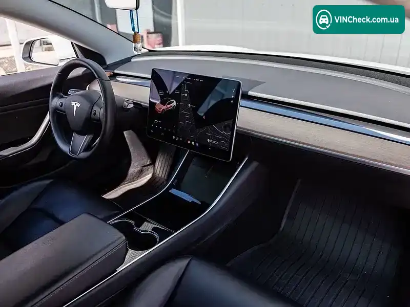 Tesla Model 3 2019, фото з оголошення 2 з 18, VIN 5YJ3E1EA3KF476589