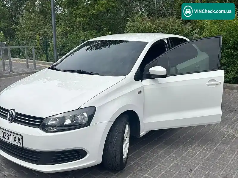 Volkswagen Polo 2013, фото з оголошення 2 з 9, VIN XW8ZZZ61ZDG054563