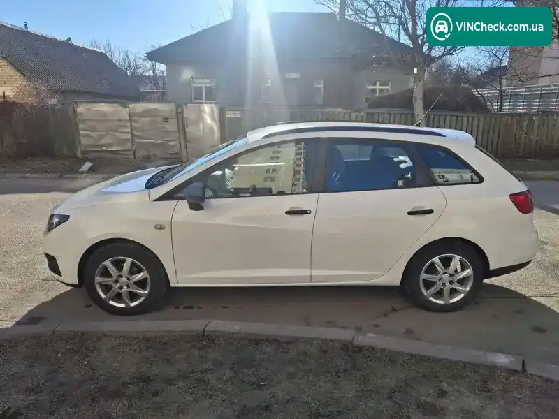 SEAT Ibiza 2010, фото з оголошення 2 з 10, VIN VSSZZZ6JZBR047923
