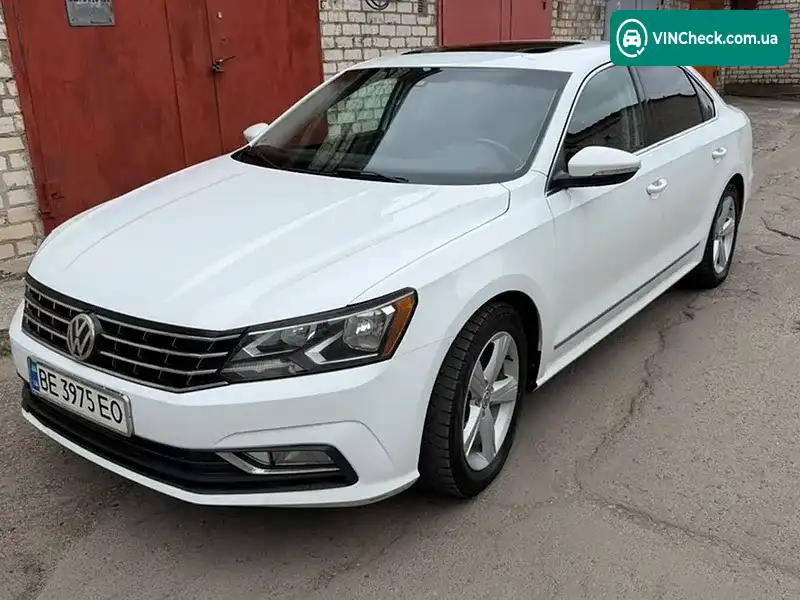 Volkswagen Passat 2016, фото з оголошення 2 з 13, VIN 1VWBT7A35GC027122