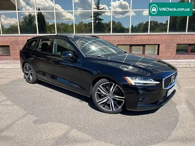 Volvo V60 2019, фото з оголошення 2 з 20, VIN YV1A22SM6K1337161