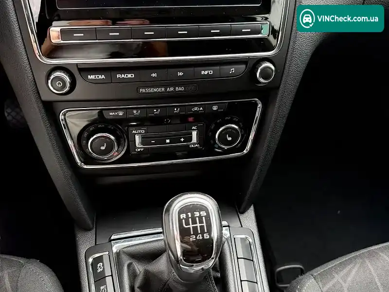 Skoda Superb 2012, фото з оголошення 2 з 20, VIN TMBJB93T3C9061559