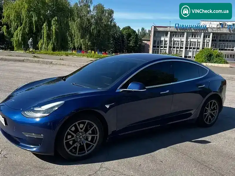 Tesla Model 3 2018, фото з оголошення 2 з 10, VIN 5YJ3E1EB9JF064846