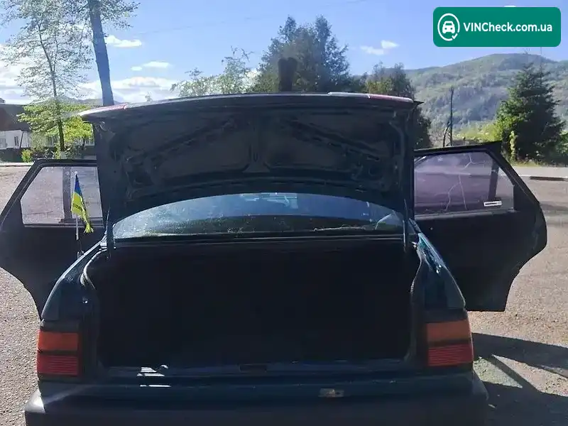 Volkswagen Passat 1993, фото з оголошення 1 з 21, VIN WVWZZZ31ZPE024452