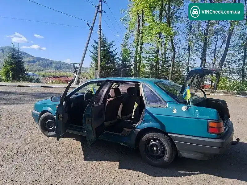 Volkswagen Passat 1993, фото з оголошення 2 з 21, VIN WVWZZZ31ZPE024452