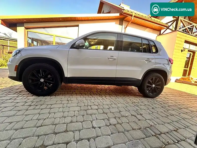 Volkswagen Tiguan 2017, фото з оголошення 2 з 20, VIN WVGBV7AX1HK044809