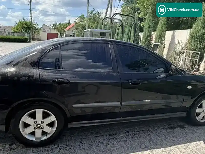 Chevrolet Evanda 2004, фото з оголошення 2 з 14, VIN KLALA69Z15B148202