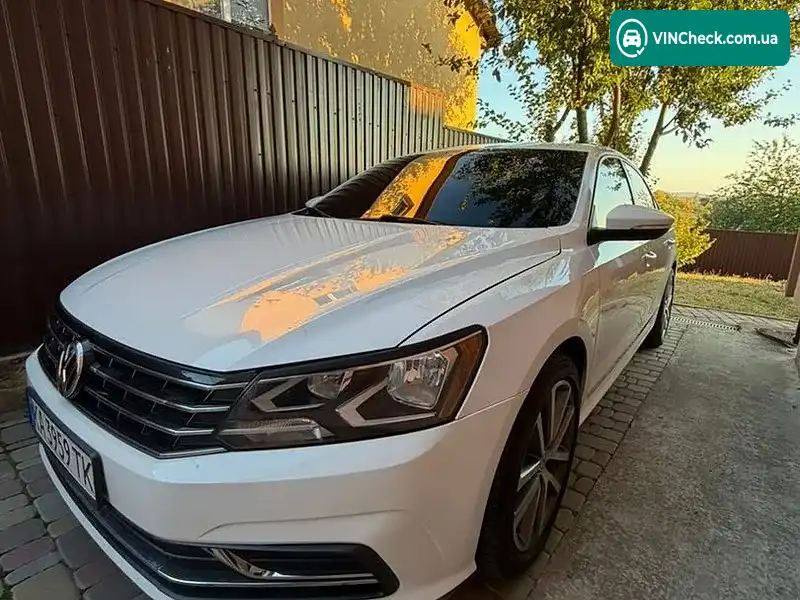 Volkswagen Passat 2018, фото з оголошення 1 з 11, VIN 1VWAA7A39JC031652