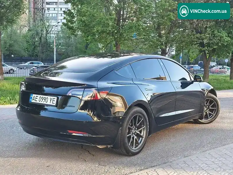 Tesla Model 3 2018, фото з оголошення 2 з 21, VIN 5YJ3E1EA5JF018602