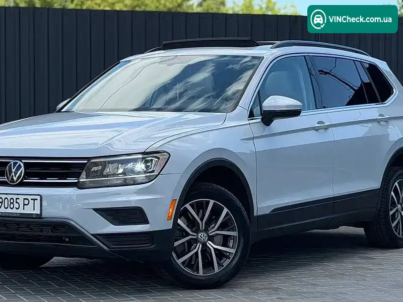 Volkswagen Tiguan 2018, фото з оголошення 2 з 19, VIN 3VV2B7AX2KM070737