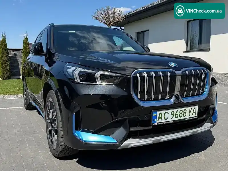 BMW iX1 2023, фото з оголошення 1 з 20, VIN WBY61EF0705W90049