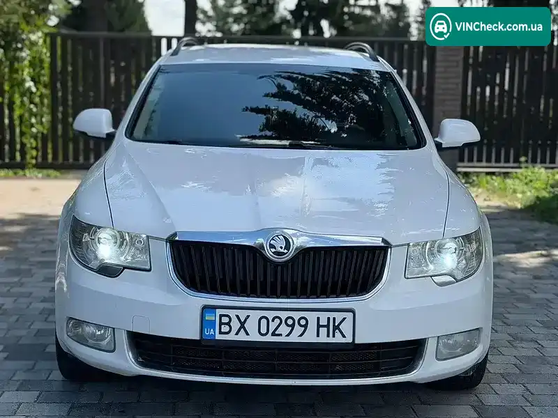 Skoda Superb 2011, фото з оголошення 1 з 15, VIN TMBJE73T8C9031212
