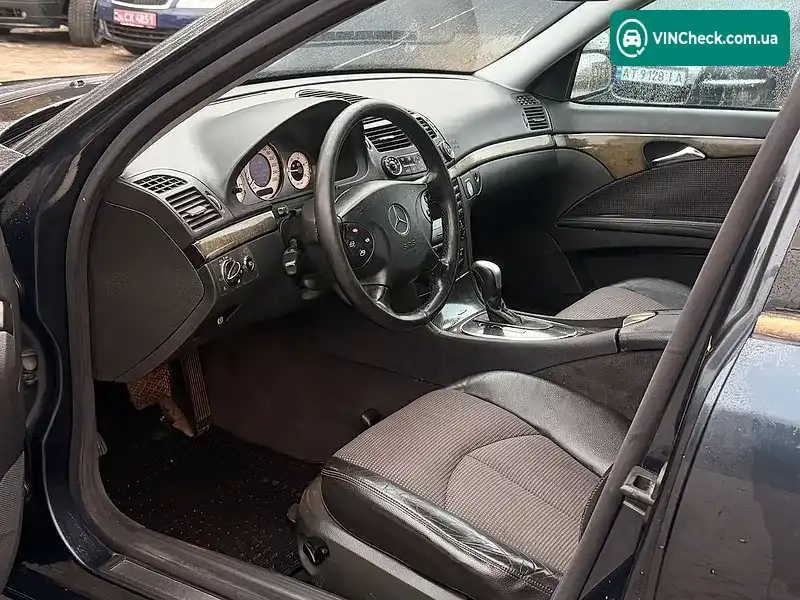 Mercedes-Benz E-Class 2003, фото з оголошення 2 з 17, VIN WDB2110161A406569